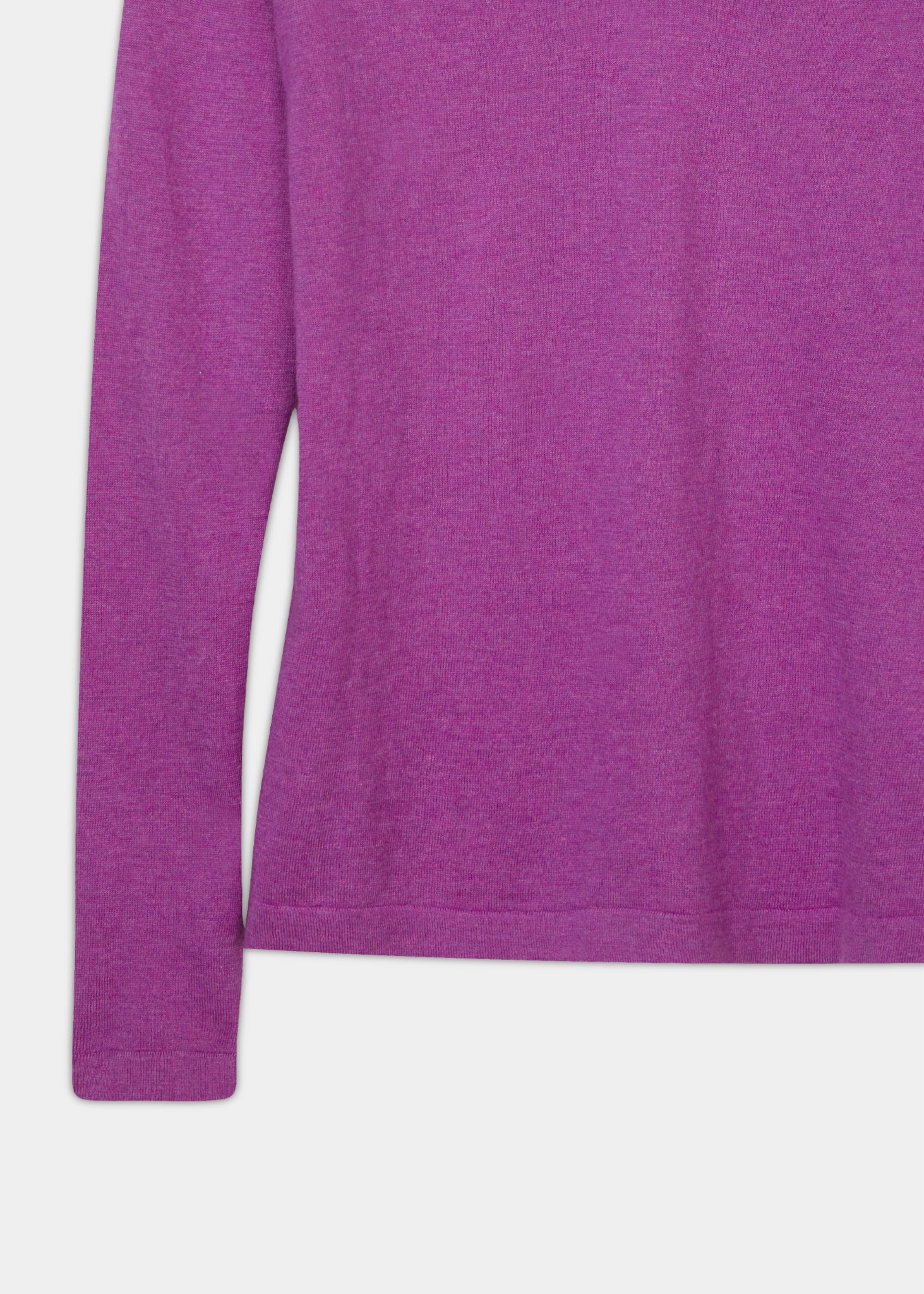 Ladies cotton cashmere jumper in colourway orchid with a vee neck