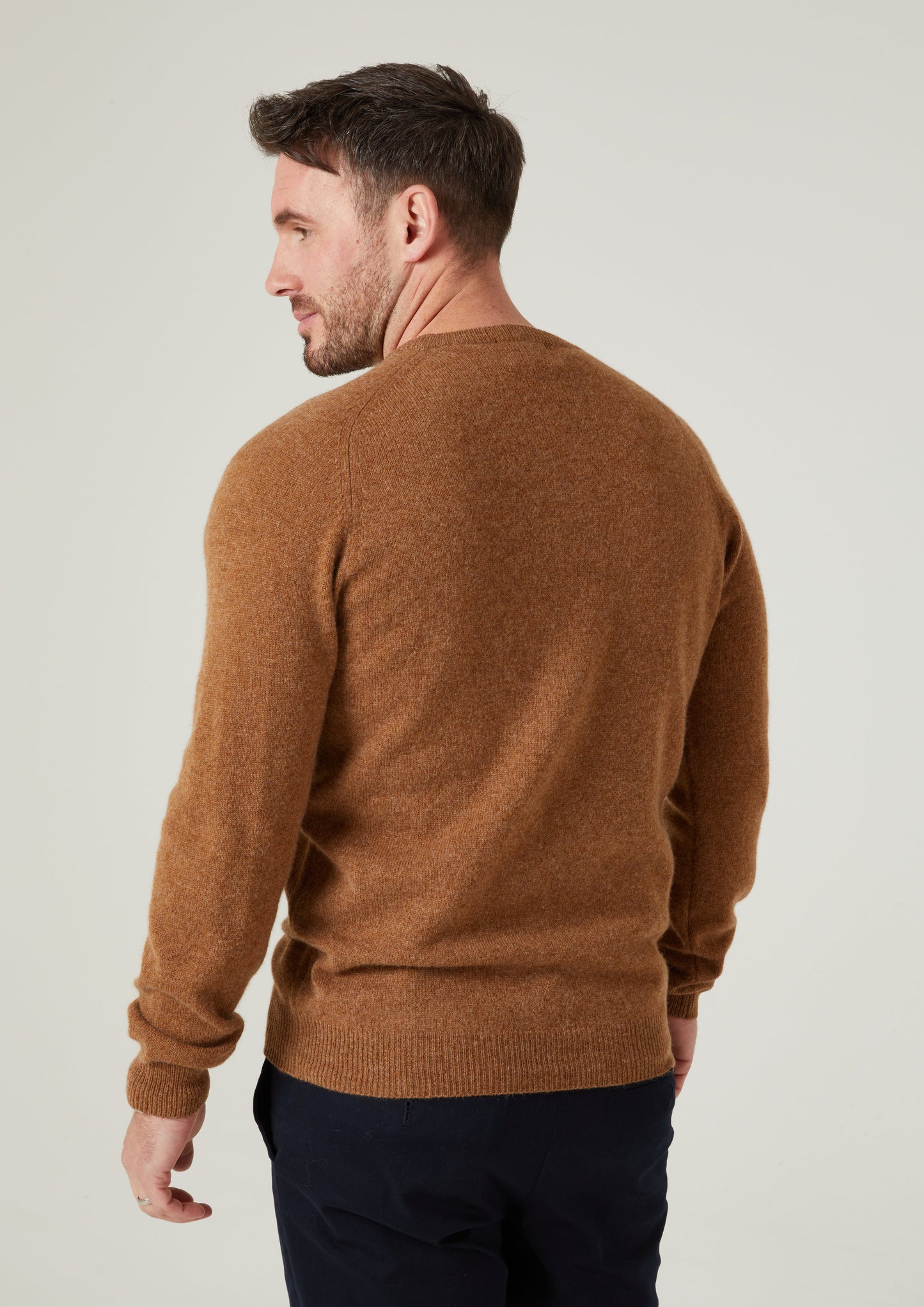 Lenzie Men's Lambswool Jumper In Driftwood